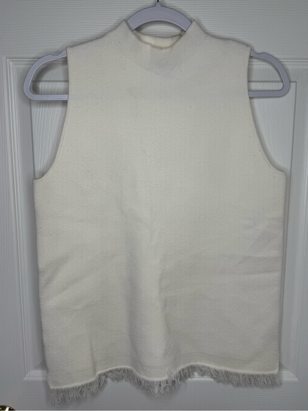 NWT Ann Taylor Ivory Mock Neck Sleeveless Fringe Hem Top Size M